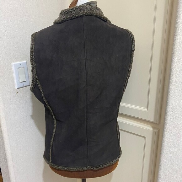 LL Bean Vintage Chocolate Brown Faux Suede Sherpa Lined Vest Size Small Reg - Picture 6 of 9